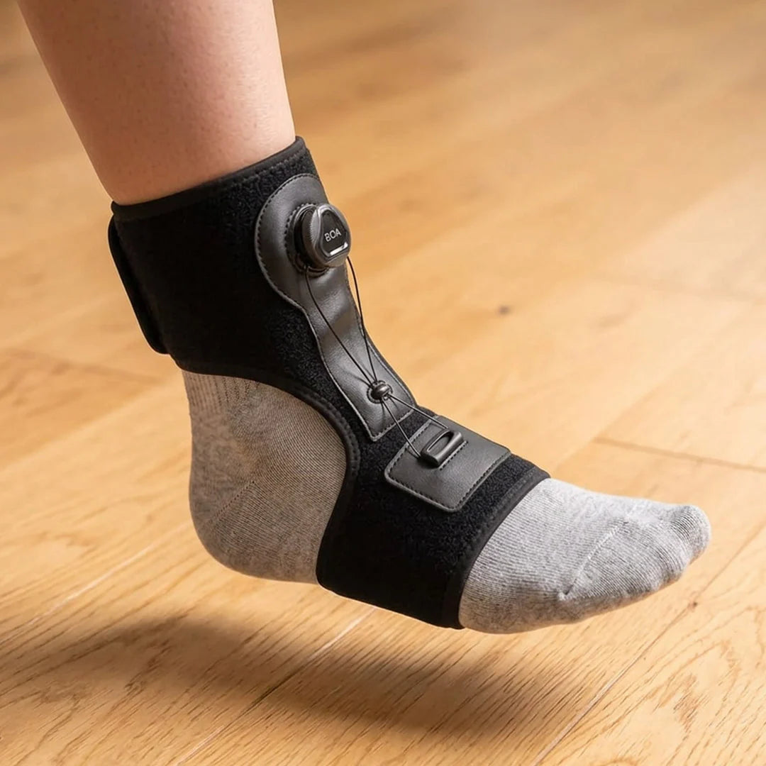 Close-up of the strap and internal support around the big toe